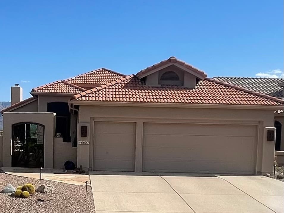 64631 East Canyon Shadows Lane photo 1