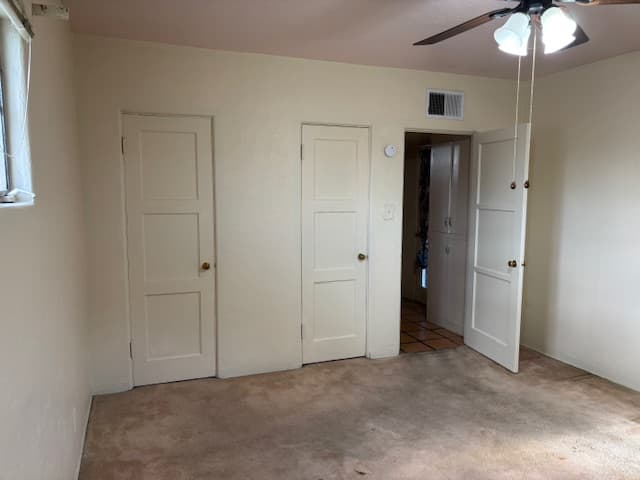 3101 East Oak Street photo 2