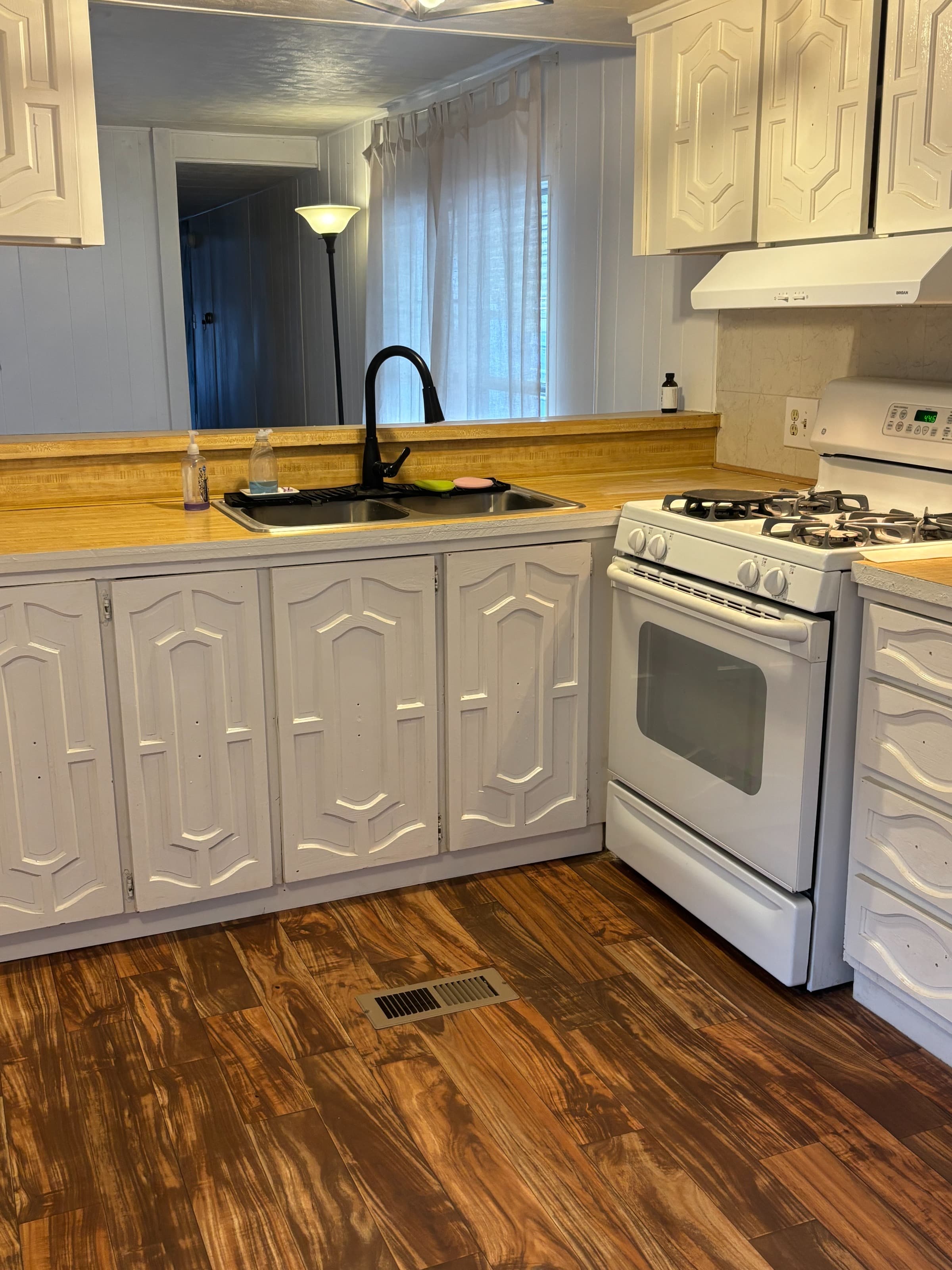 1513 Acklin Drive photo 4