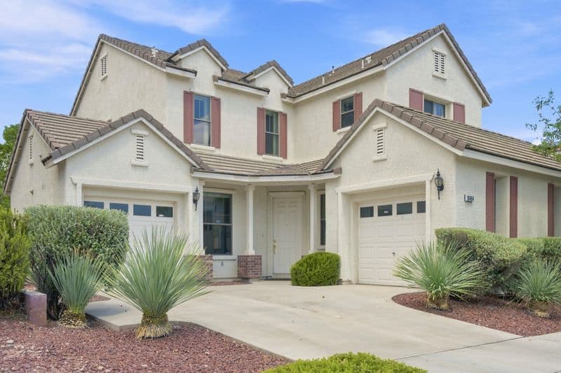 10464 Calico Pines Avenue photo 1