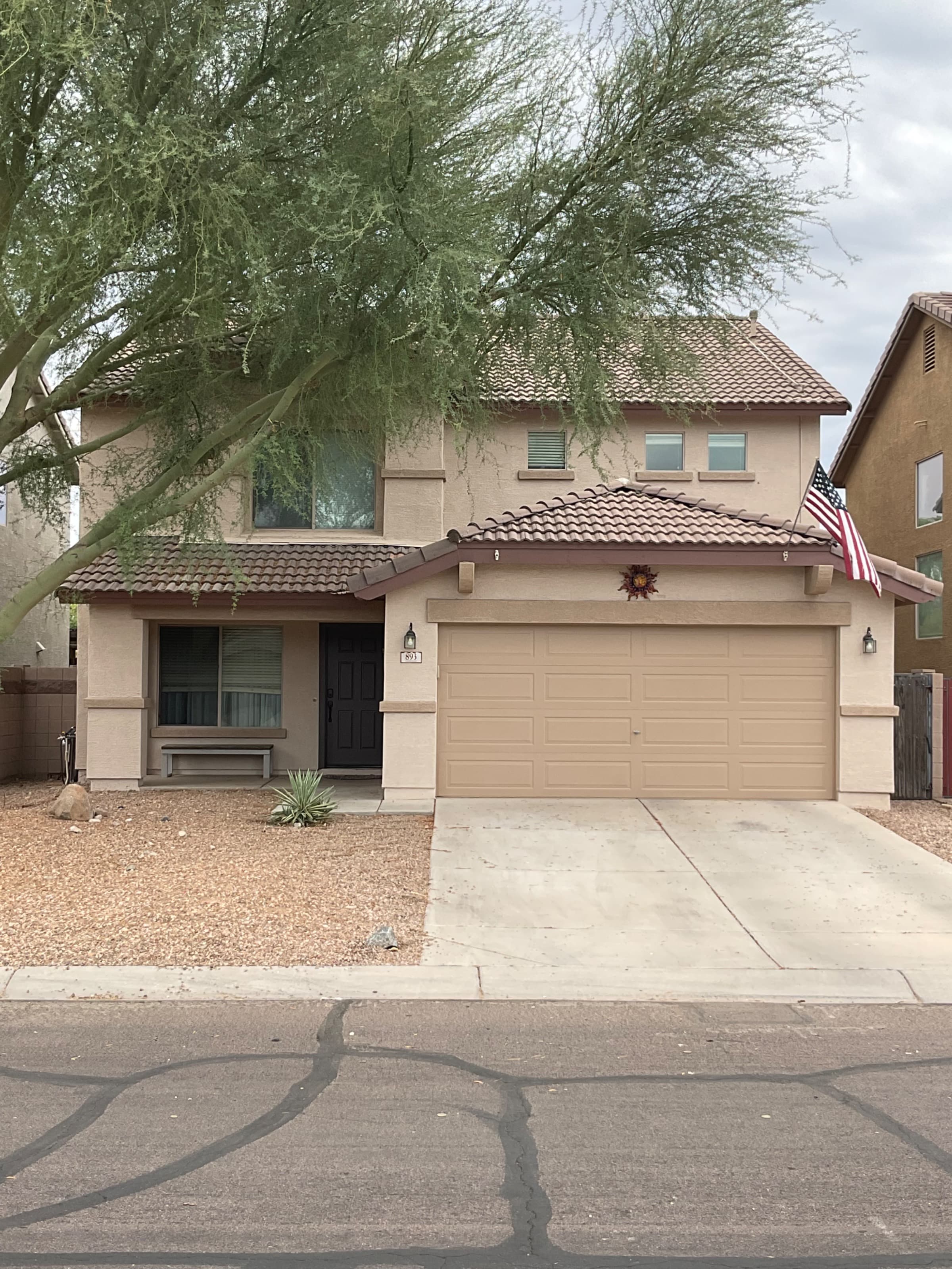 893 East Payton Street photo 1