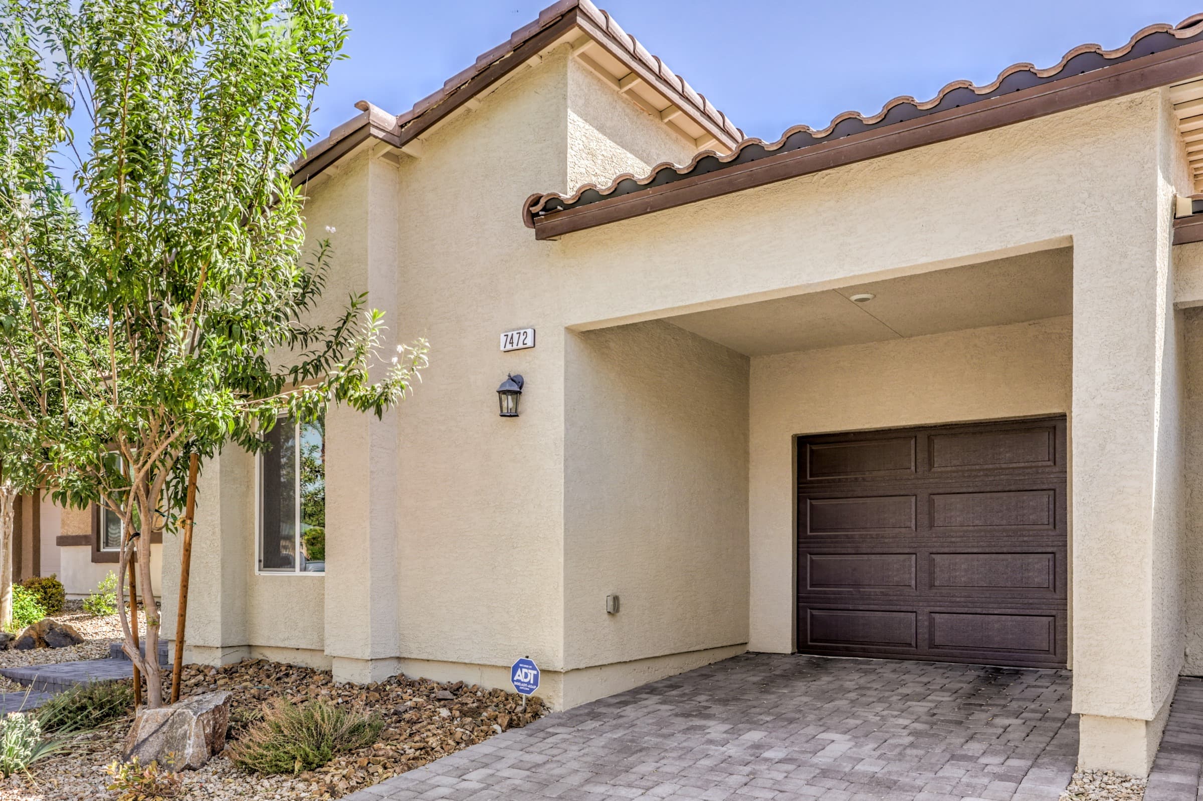 7472 Garnet Moon Street photo 2