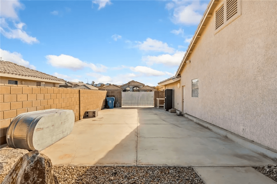 2251 Mountainside Drive photo 4