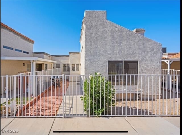 2214 Pebble Creek Lane photo 1