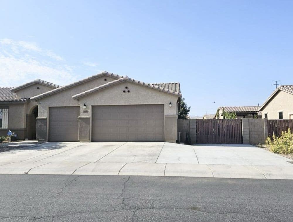5833 West Hidalgo Avenue photo 1
