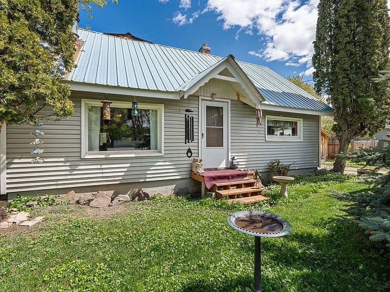 215 Caroline Rd photo 2
