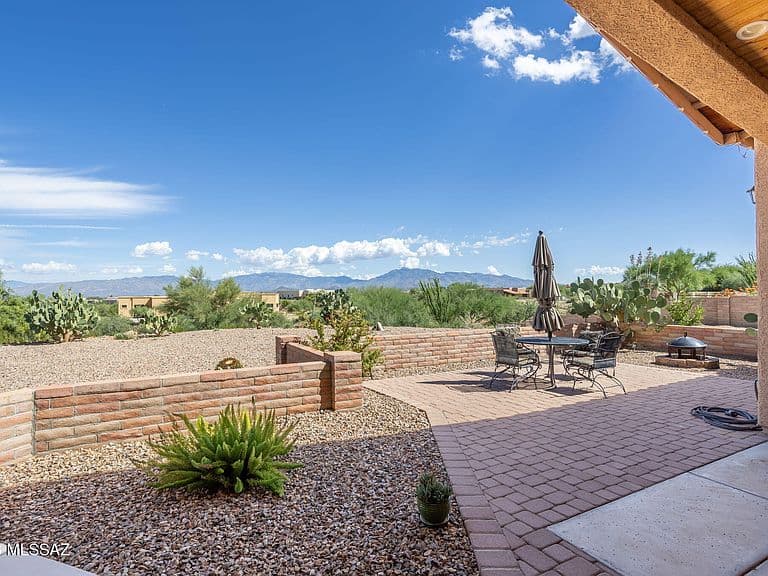 2540 E Lomas Dr photo 4