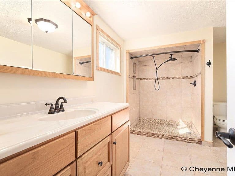 2310 Milatzo Ave photo 5