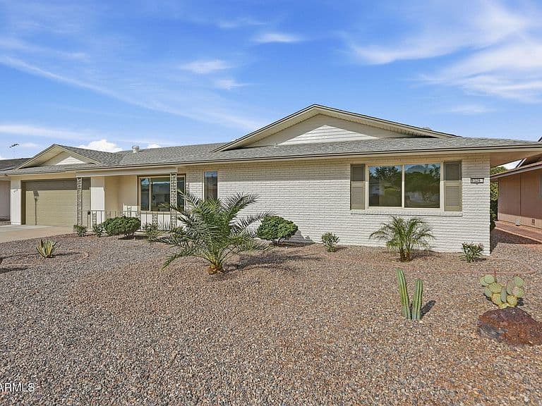 9326 W WILLOWBROOK Drive photo 2