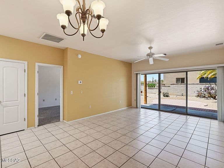 996 W Via De La Fonda photo 4