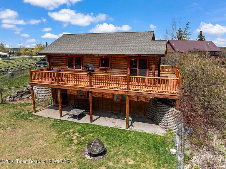 785 W Highway 33 photo 2