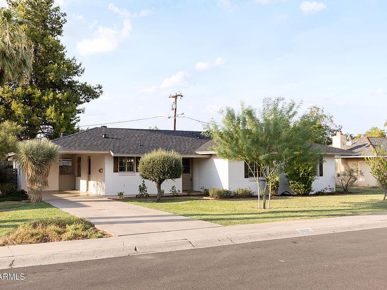 2226 W CATALINA Drive photo 4
