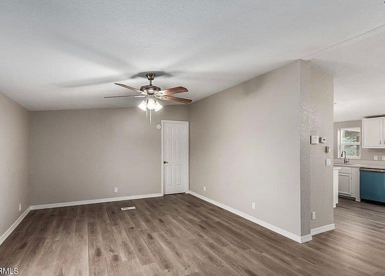 3504 E Triple Crown Dr photo 2