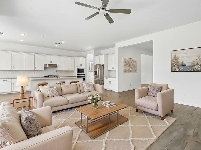 22677 E LORDS Way photo 2