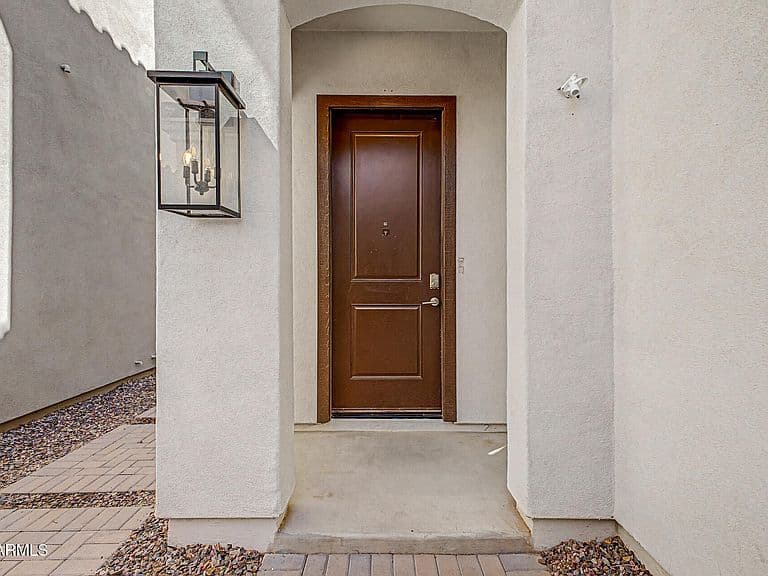 2442 E LARK Street photo 2