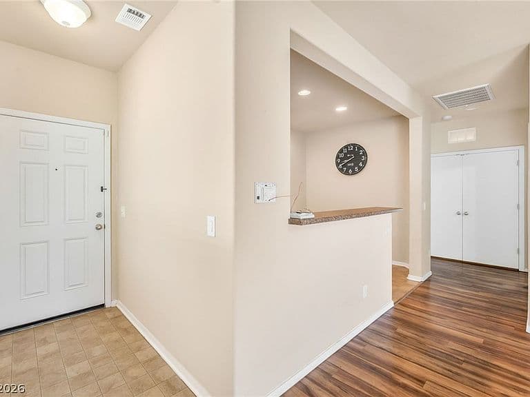 5887 Corbin Ave photo 4