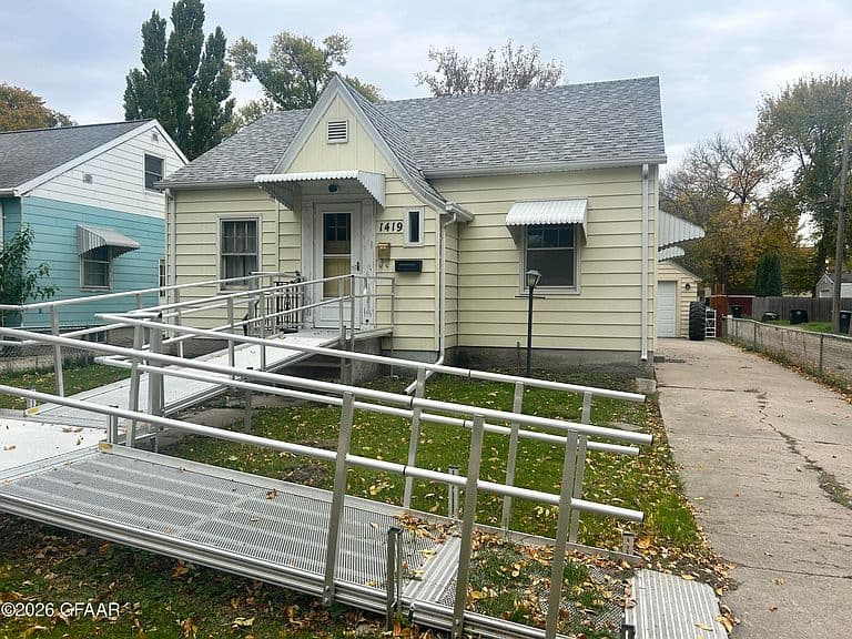 1419 Cherry St photo 1