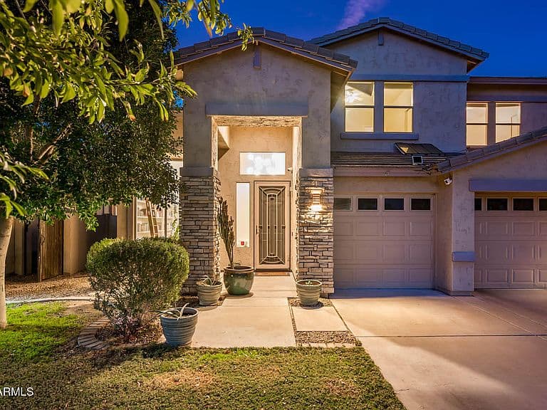 2442 E GLASS Lane photo 1