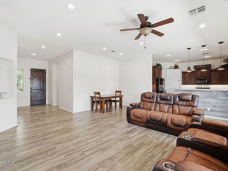21131 W MORNING VISTA Drive photo 5