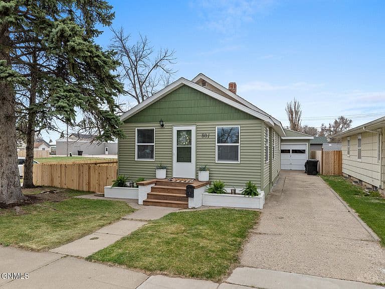 801 3rd Ave W photo 1