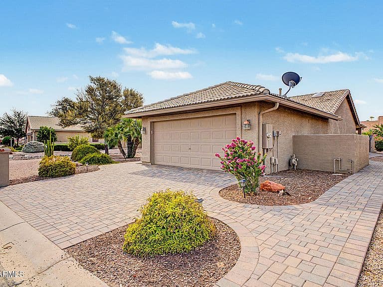 9559 E Sunburst Drive photo 4