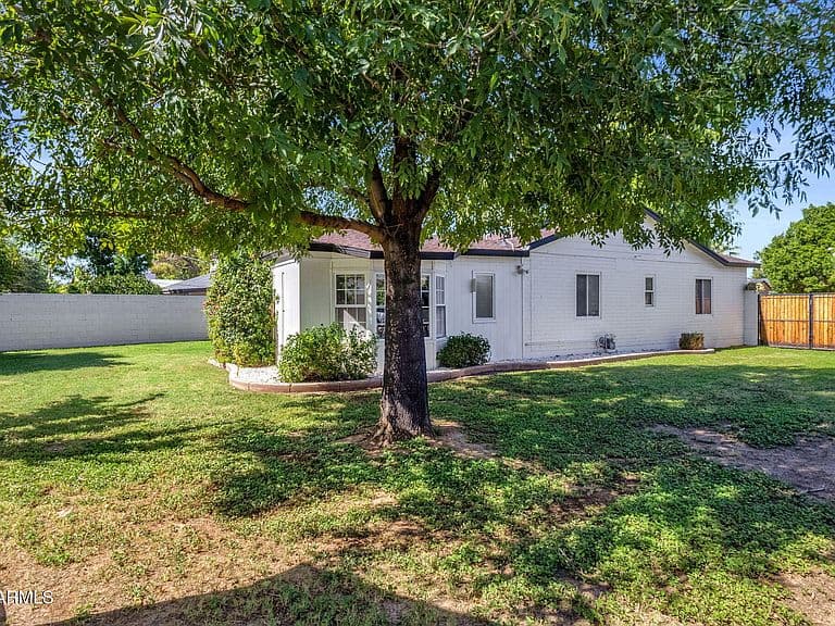 4643 E MONTEROSA Street photo 4