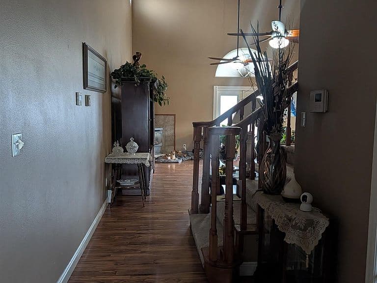 500 Upland Way photo 3