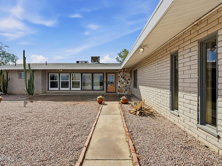 1081 W DANA Avenue photo 5