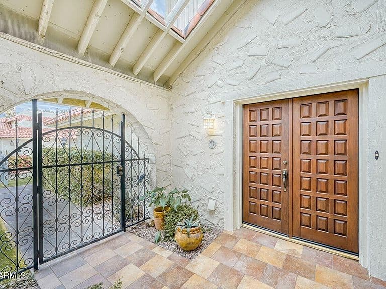 7111 E Buena Terra Way photo 2