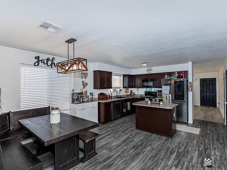 4502 S Sunflower Dr photo 2