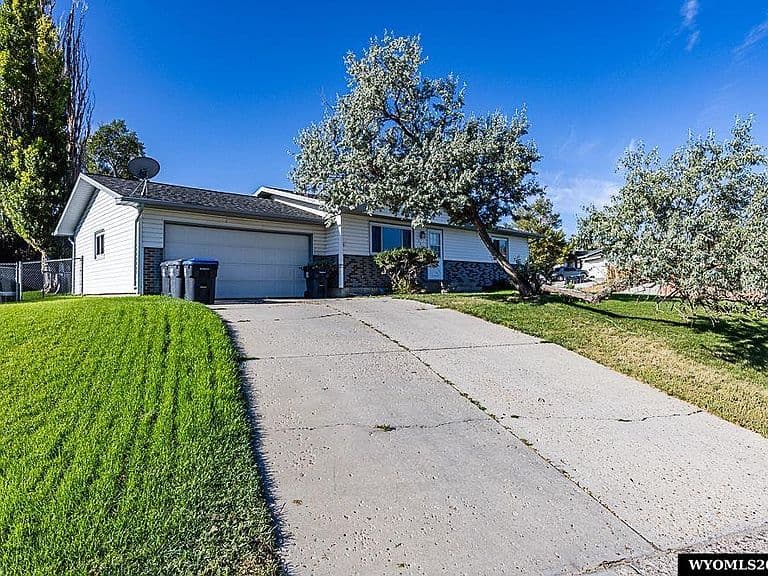 1500 E Teton Blvd photo 2