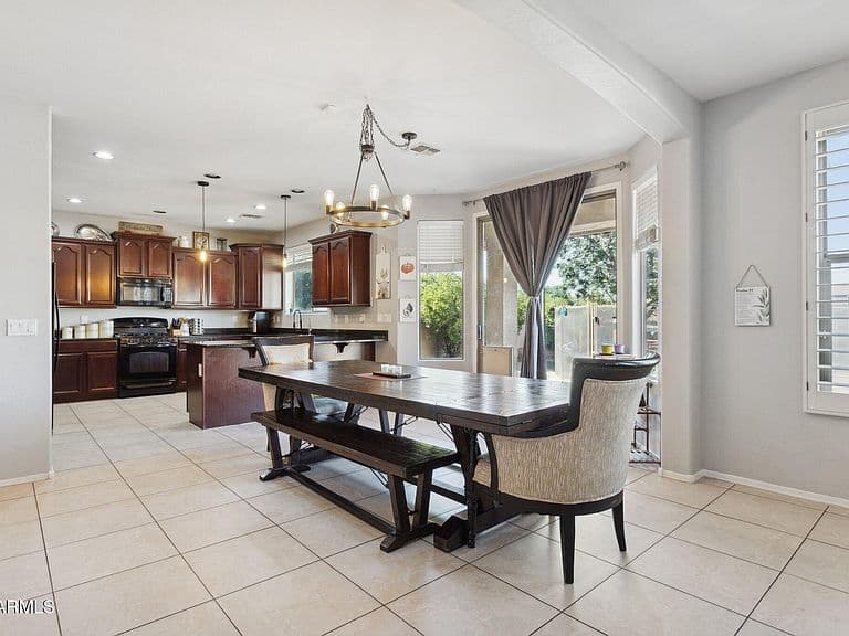 30522 N Rebecca Ln photo 4