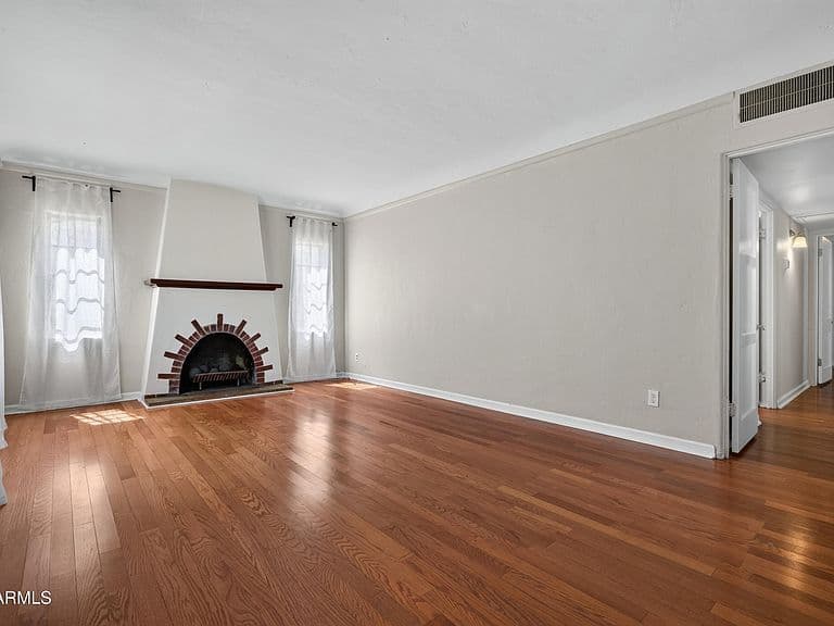 1702 N 15TH Avenue photo 3
