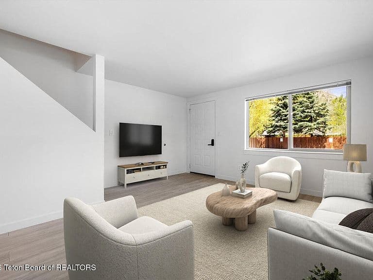 365 N Glenwood St APT A photo 5