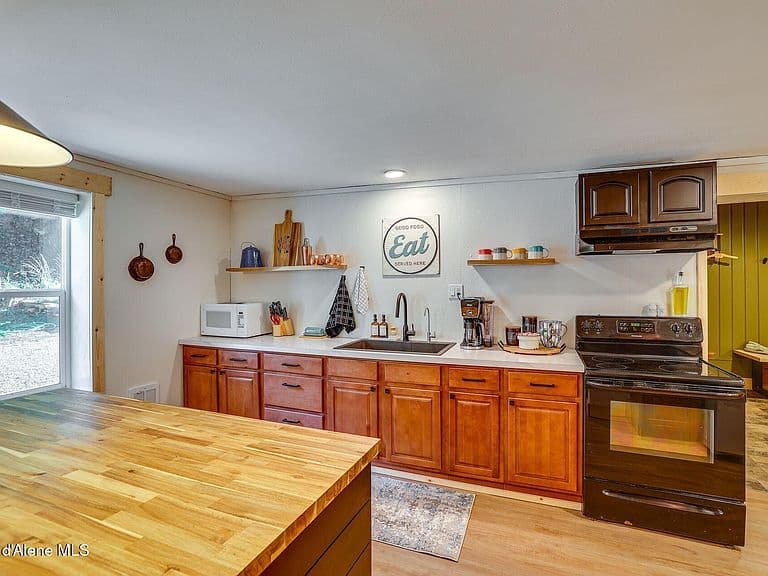 22 Theriault Dr photo 4