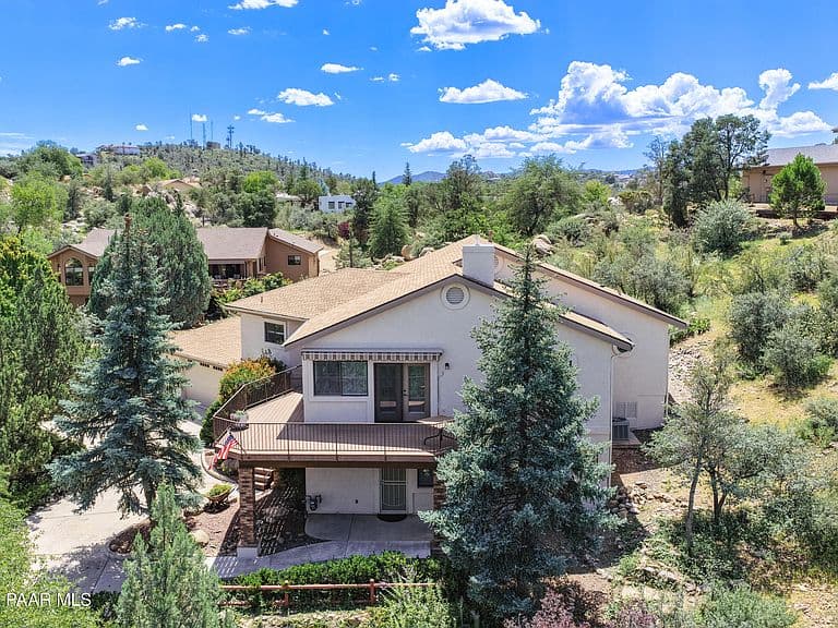 2240 Mission Way photo 4
