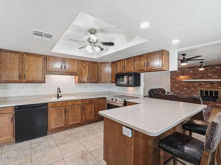 846 N WHITING Circle photo 3