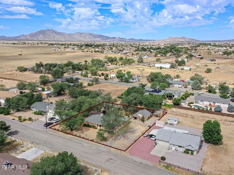 934 E Damion Loop photo 2