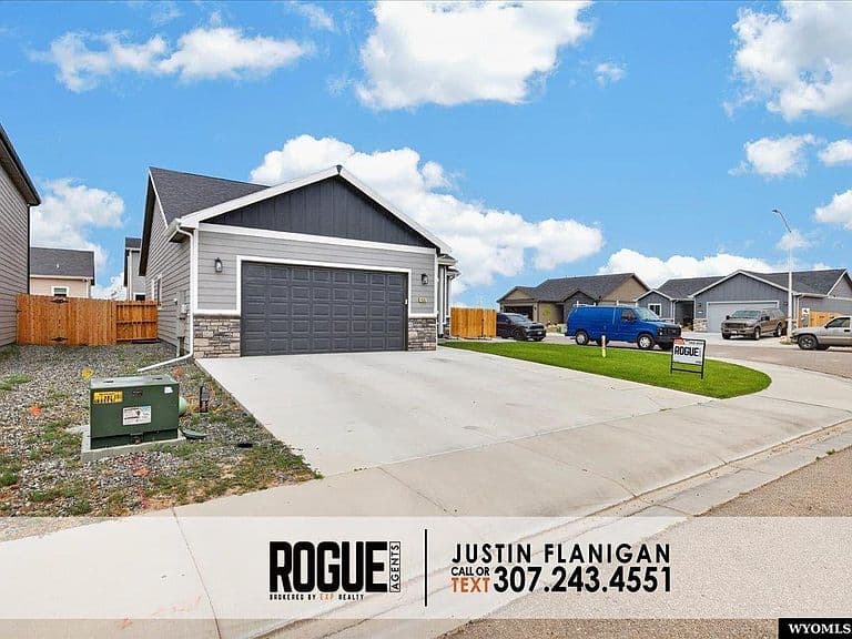 4535 Shale Cir photo 3