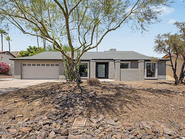 2276 E CHRISTY Drive photo 2