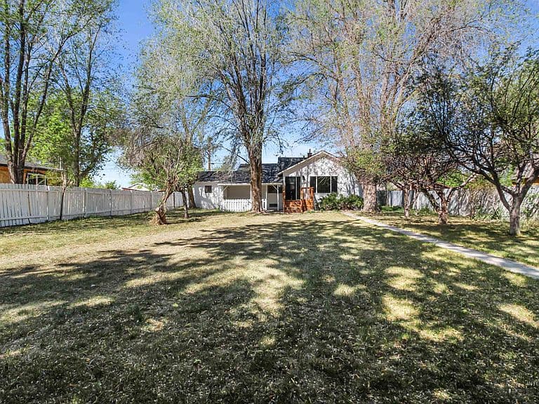 1818 Normal Ave photo 3