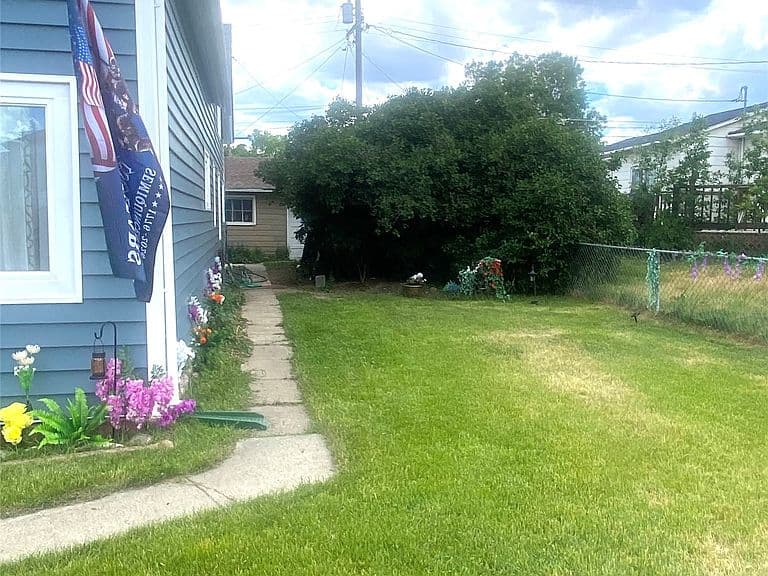 1021 Wyoming St photo 3