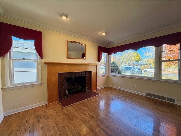 1030 Avenue F photo 3