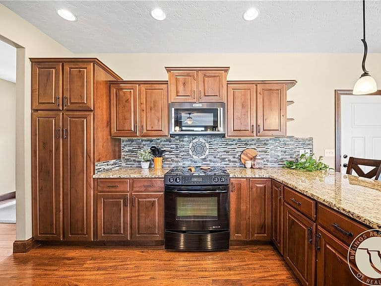 2055 Saddleback Dr photo 3