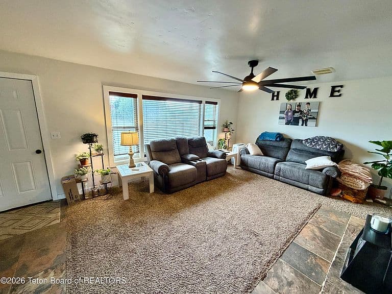 425 Lincoln St photo 4