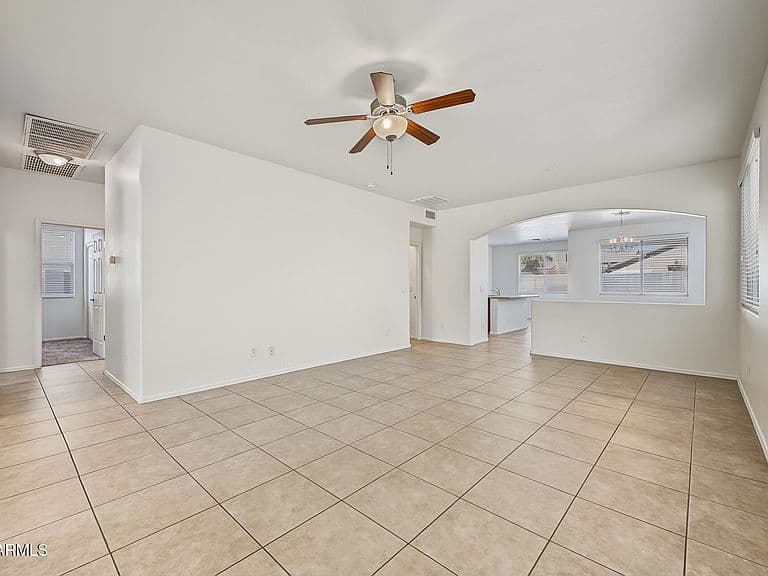 18190 W IVY Lane photo 2