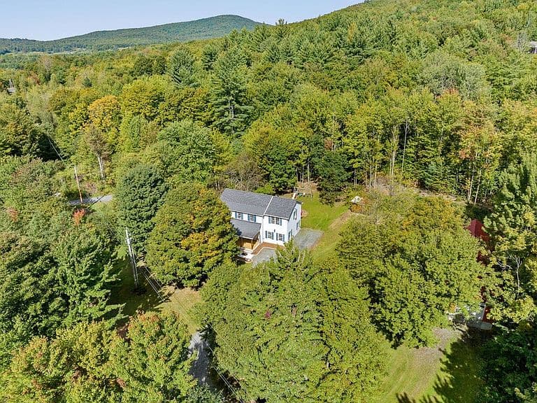 1419 Cambridge Road photo 1