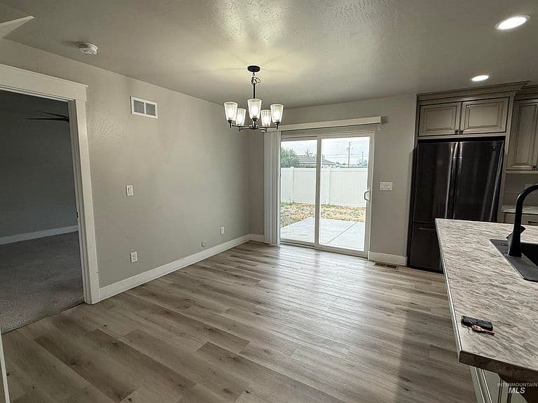 821 Jack Ave photo 3