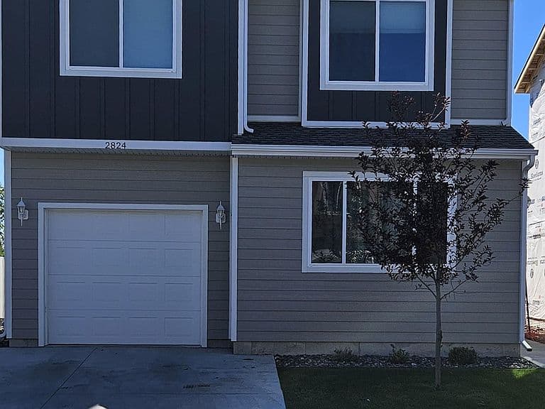 2824 Legacy Lane photo 1