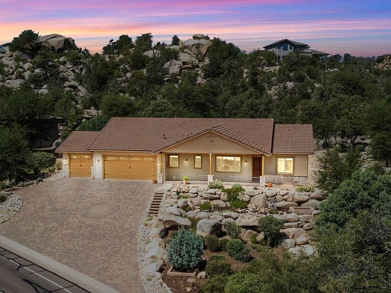 1330 Westridge Dr photo 1